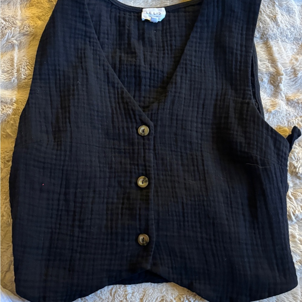 Le Lis Black Button-Up Women's Top